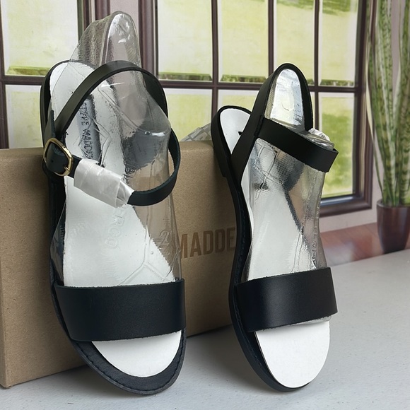 Steve Madden Donddi Sandals - Picture 1 of 5